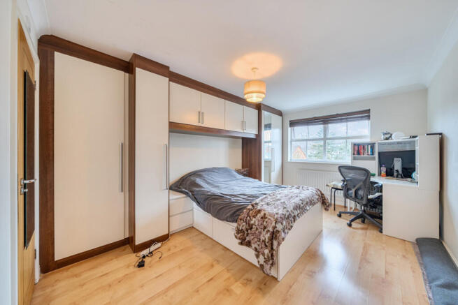 1400824-4-696e517...