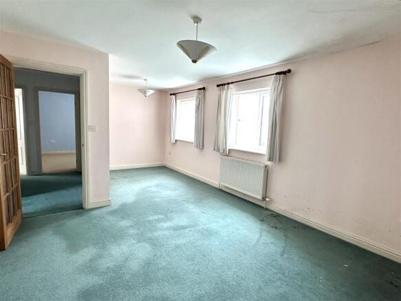 Spacious Dining Room
