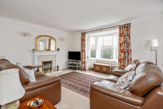 4 Barwell Close_7.jpg