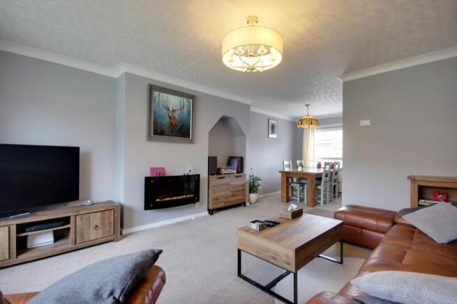 3 bed Semi-Detached for sale Image 4