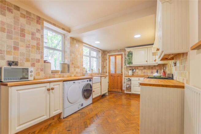 3 bed House for sale Image 9