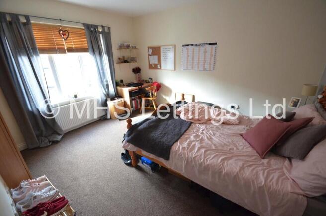 4 bed Terraced to rent Image 7