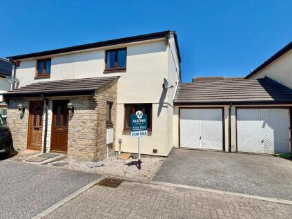 Helston, Two bed home close to local amenities