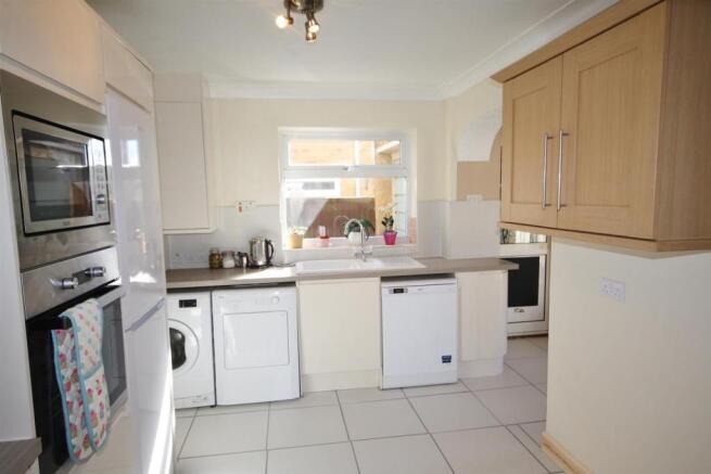 kitchen2.jpg