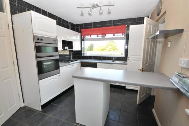 Kitchen / Dining Roo