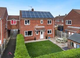 47, Pinfold Avenue, Leeds LS25 6LA