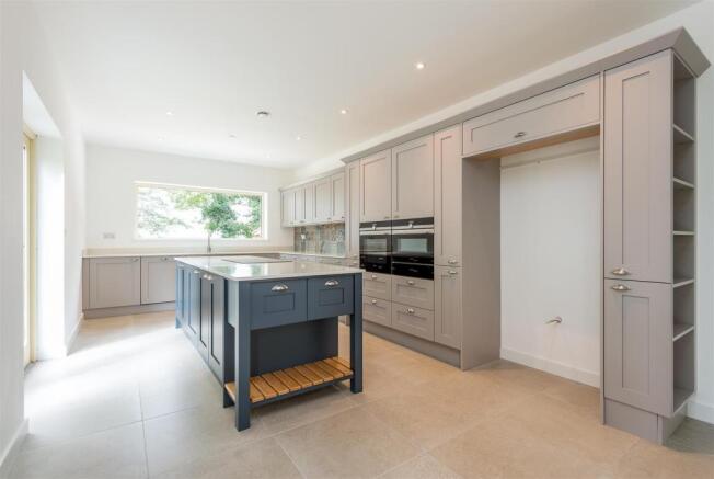 8313405-interior13.jpg