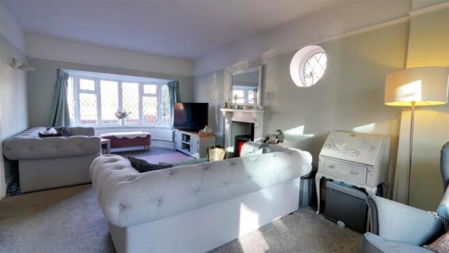 Living room 3.jpg