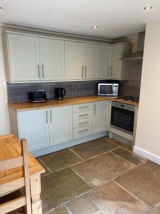 1 bed Terraced to rent Image 4