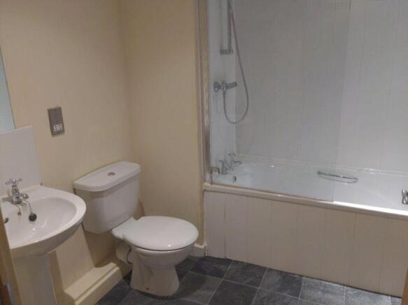 1 bed Apartment to rent Image 6