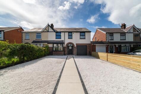 Liverpool Road South, Burscough, L40