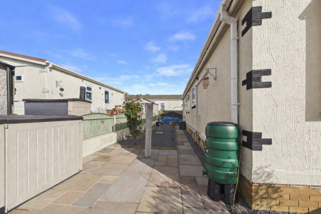 2 bed Park Home for sale Image 11