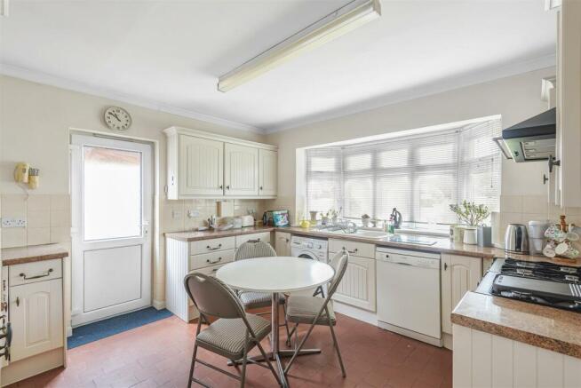 Elmcote Way - Kitchen.jpg