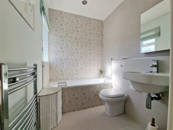 En Suite Bathroom