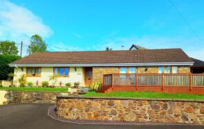 Laurelea, Lower Road, Llandevaud, Newport NP18 2AE
