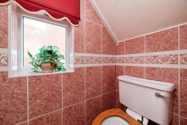 3 bed Semi-Detached for sale Image 9