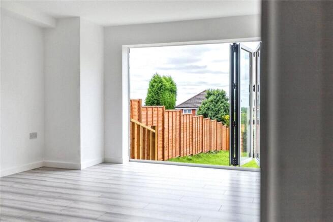 4 bed Semi-Detached for sale Image 8