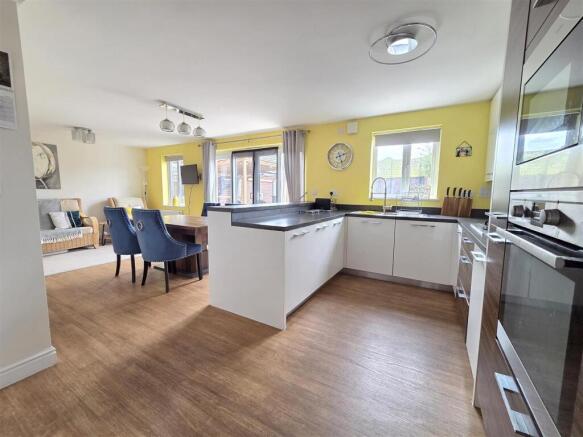 Family Kitchen Diner