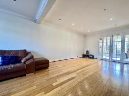 15, Raynton Close, Harrow HA2 9TD