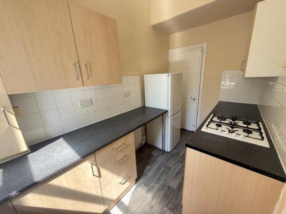 2 bed Terraced to rent Image 4