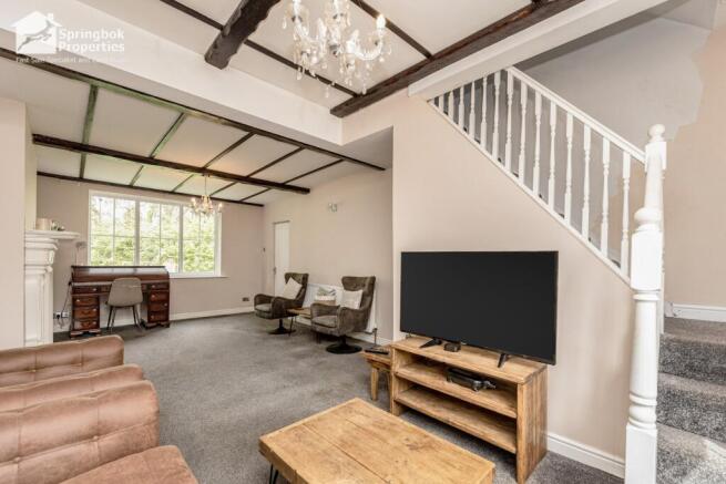 5 bed Detached for sale Image 4