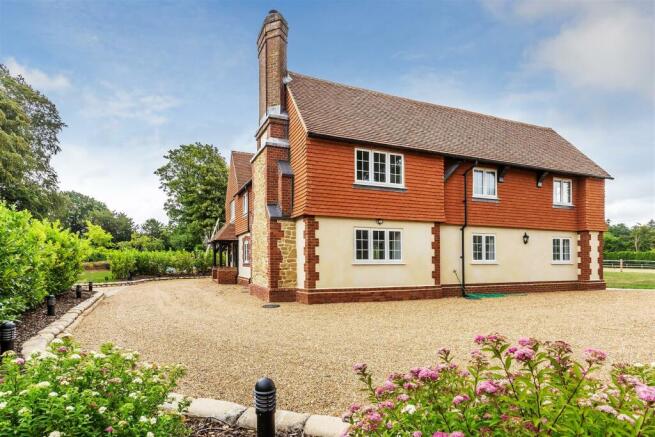 house. Partnership Shere