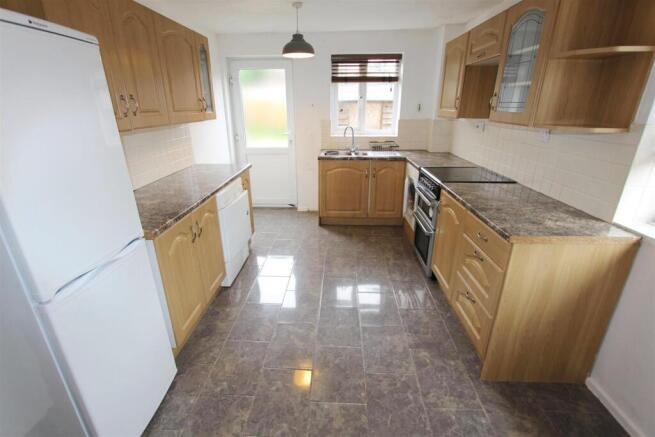 7 Lauderdale Close