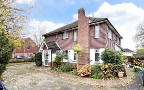 Flat 3, Napier Court, Croft Road, Christchurch BH23 3QQ