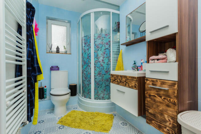 Downstairs Shower...