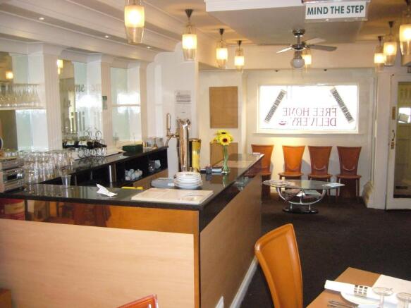 bar & waiting area