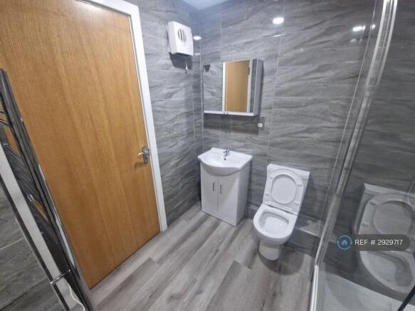 2 bed Flat to rent Image 4