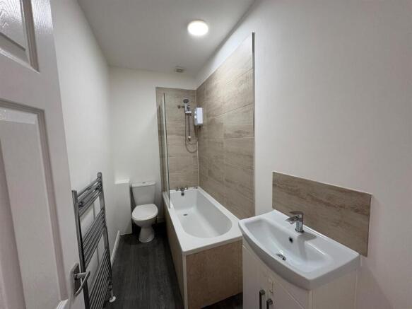 3 bed House to rent Image 8