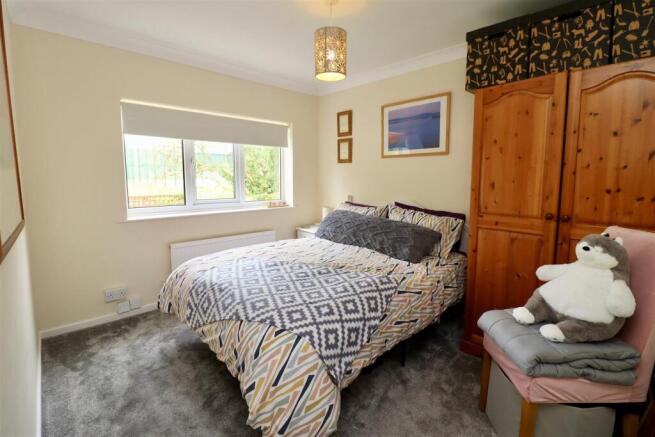 4 bed Detached for sale Image 6