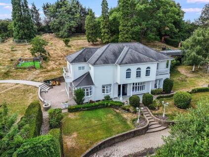 **SIGNATURE HOME** Childerditch Street, Little Warley, Brentwood