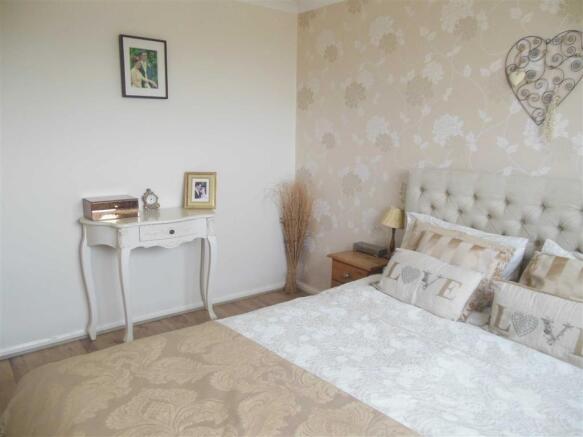 Bedroom no.1 front d