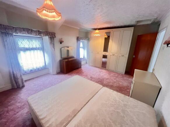 FRONT BEDROOM 1
