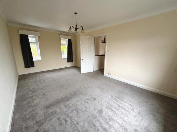 3 bed Detached to rent Image 9