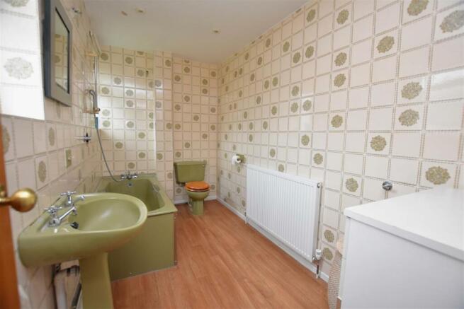 Family Bathroom.JPG
