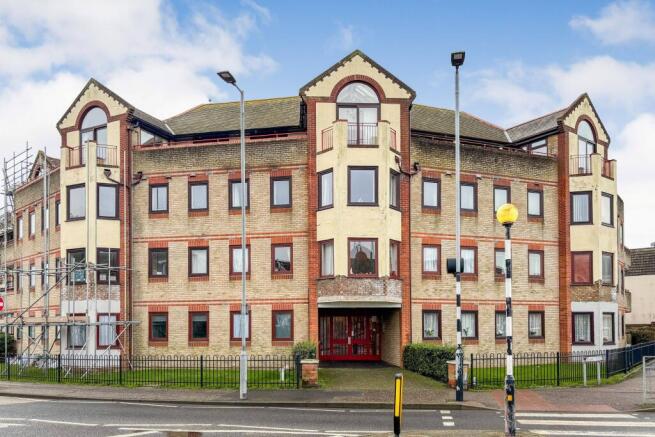 Flat 9 Grosvenor Court, 1 Rosemary Road, Clacton -On-Sea CO15 1NY