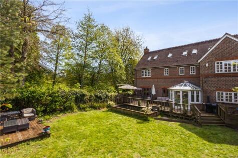 Kelham Gardens, Marlborough, Wiltshire, SN8