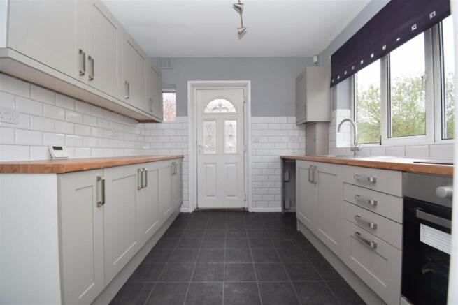 3 bed Semi-Detached to rent Image 7
