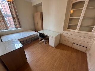 7 bed Terraced to rent Image 11