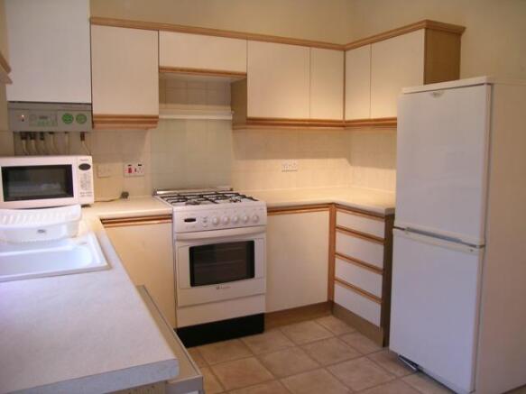 FITTED KITCHEN / DINER