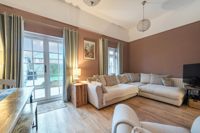 1406886-10-697baec39ff4b