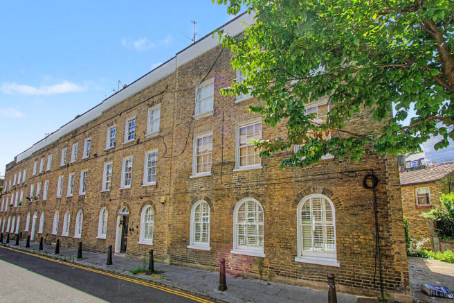 Flat 2, 10 Hermit Street, Clerkenwell, London, EC1V 7NR