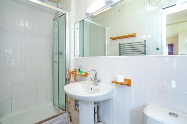Bedroom 1 En-Suite.jpg