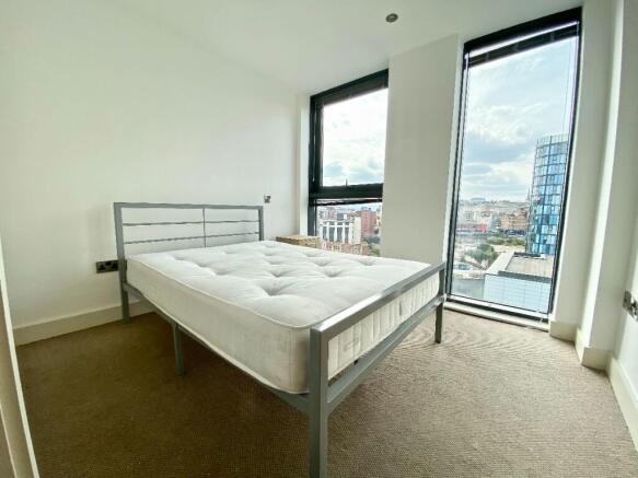 2 bed Apartment to rent Image 7