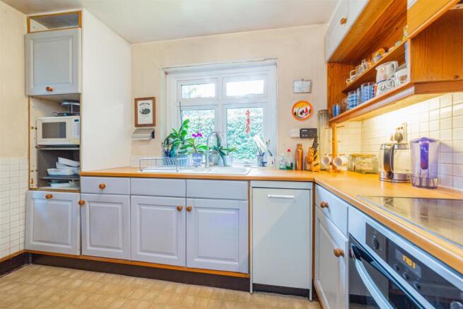 Little Tangley-Salt-Box-Road-Guildford-bungalow-IM
