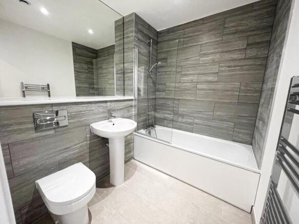 1 bed Apartment to rent Image 5