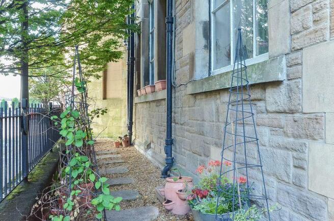 Garden to Front